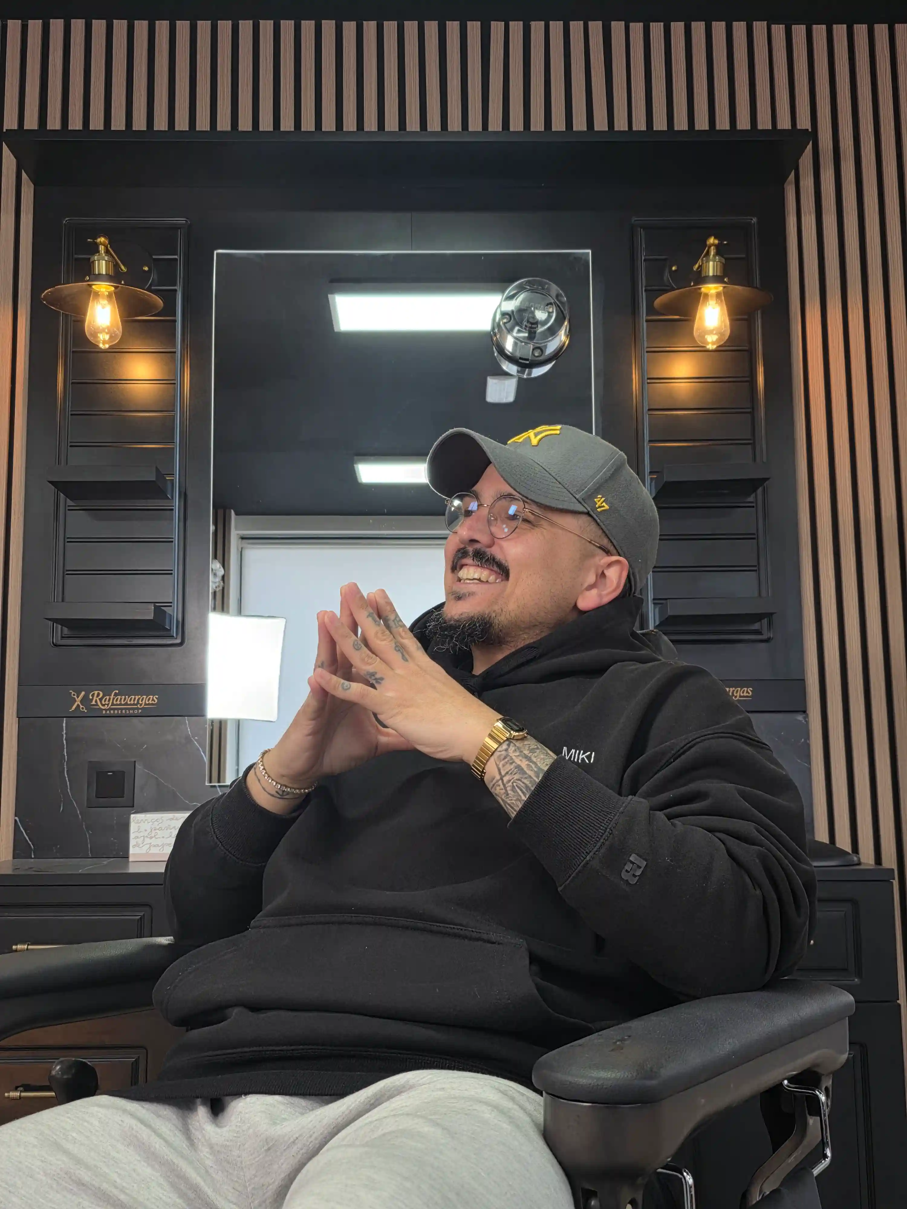 Miki, barbero de Rafa Vargas Barber
